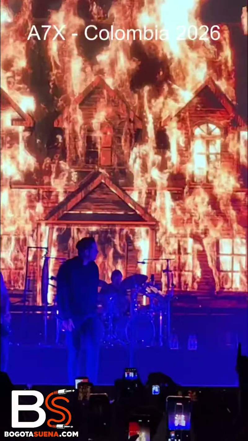 Fotograma del video de Avenged Sevenfold en Movistar Arena, Bogotá 2026
